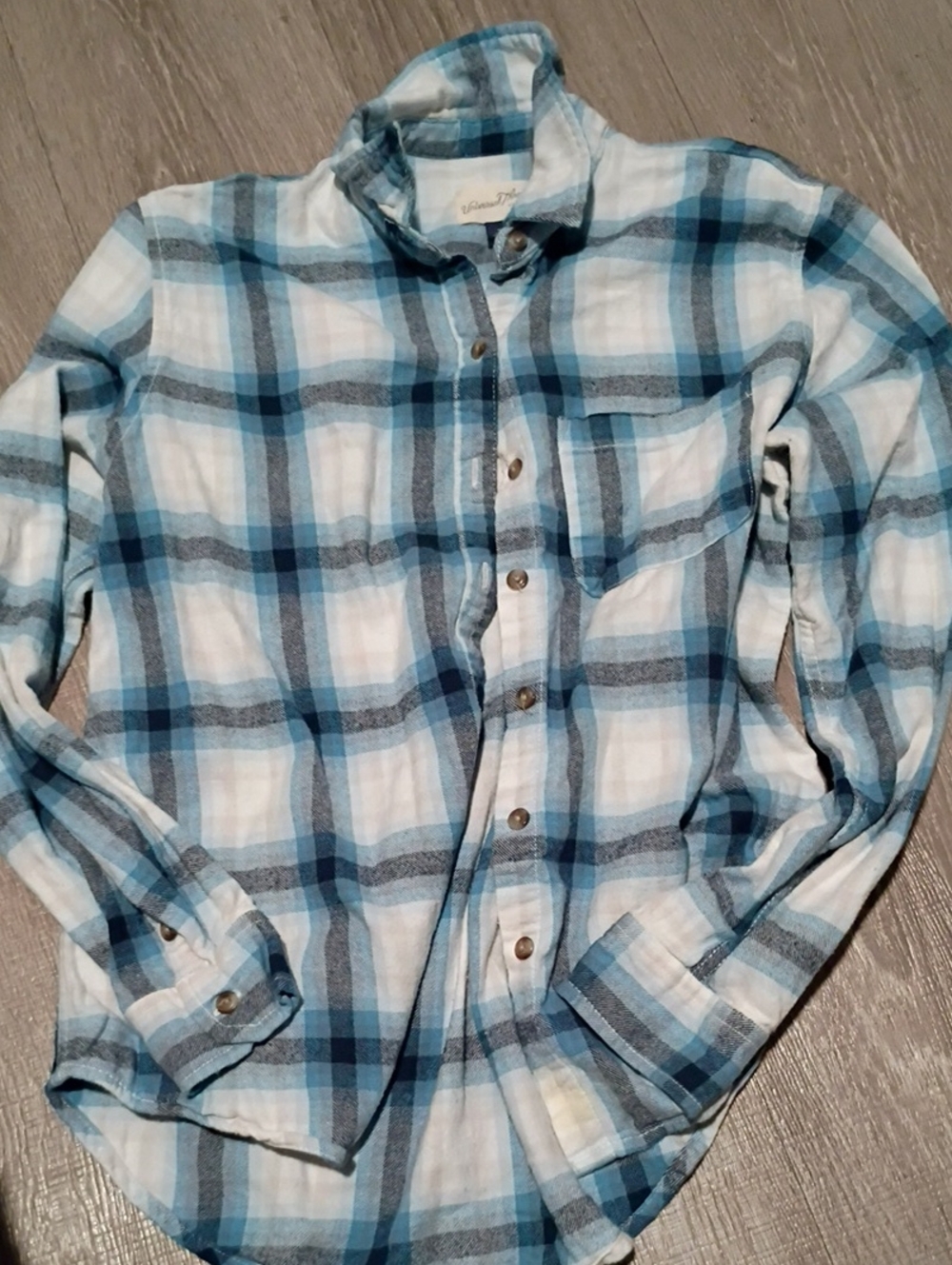 Universal Thread Blue and White Plaid Button-Down Shirt